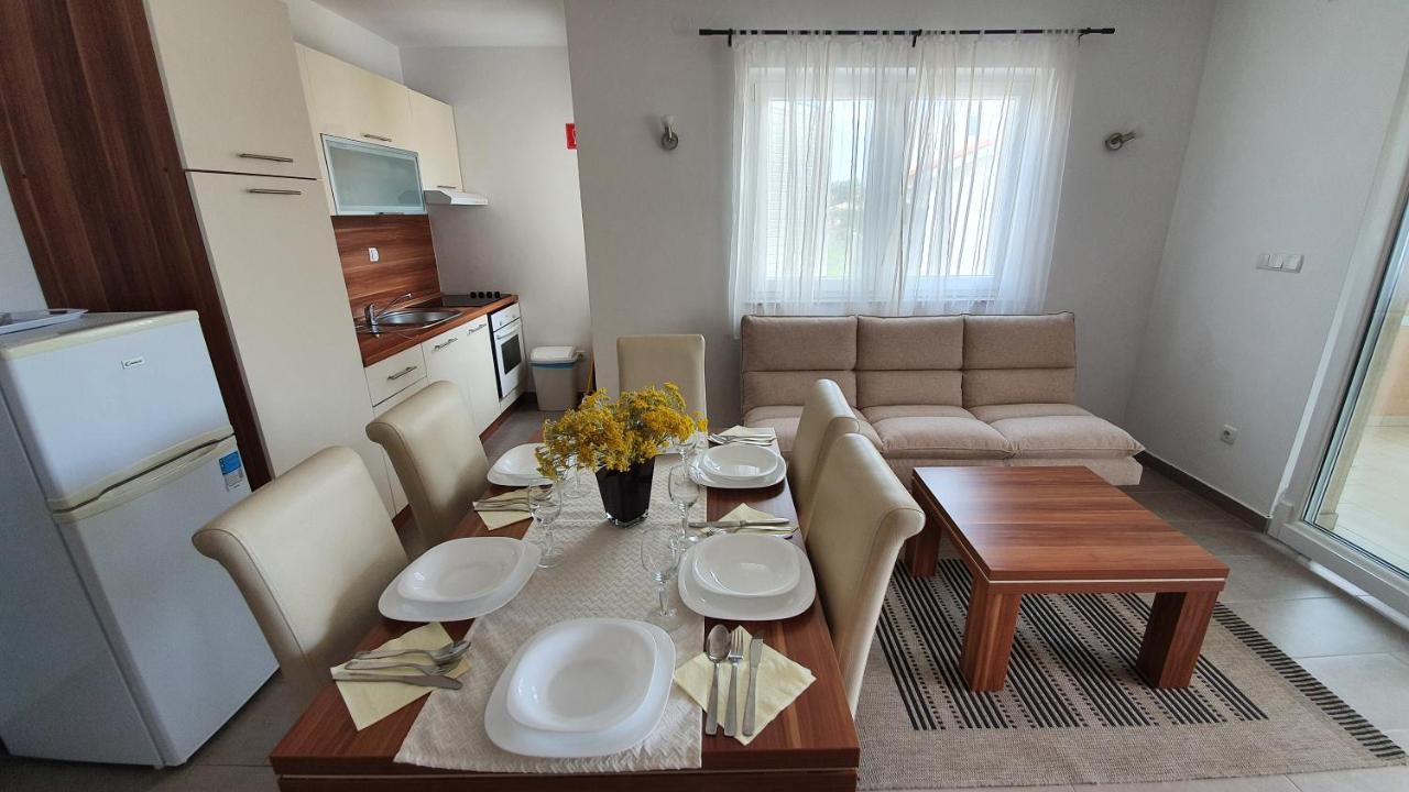 Apartments Augustin باغ المظهر الخارجي الصورة
