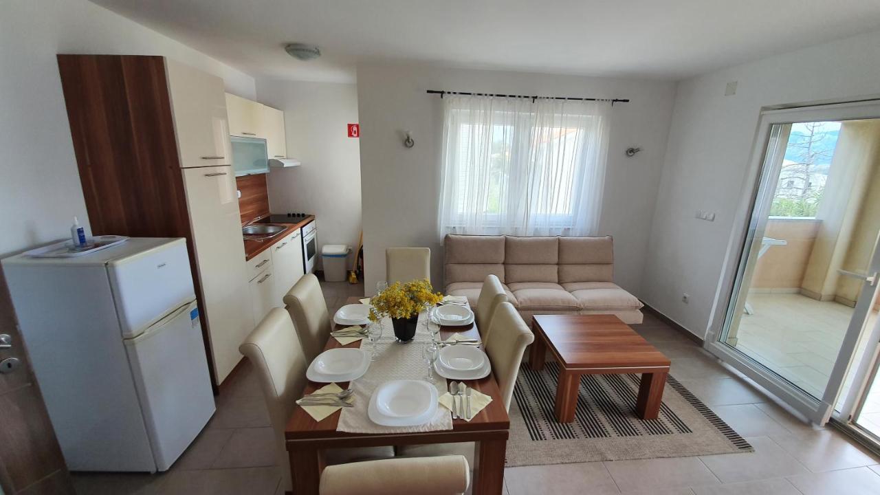 Apartments Augustin باغ المظهر الخارجي الصورة