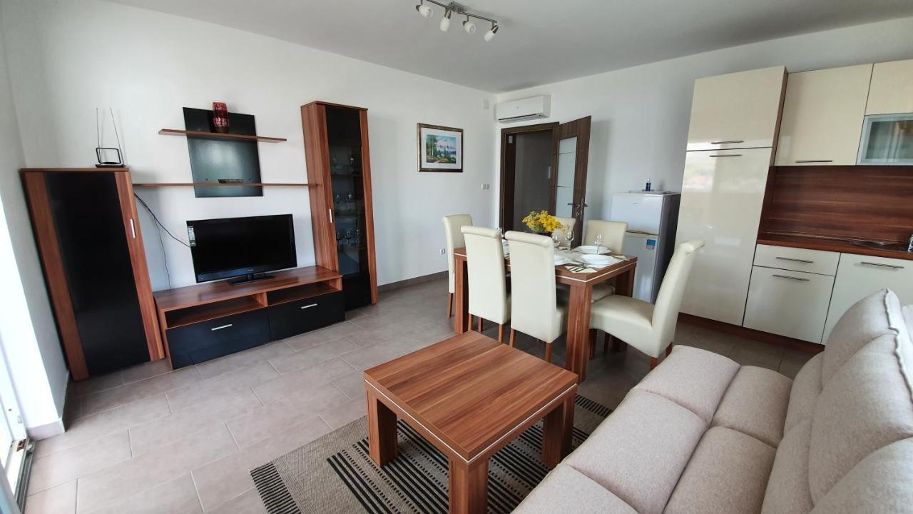 Apartments Augustin باغ المظهر الخارجي الصورة