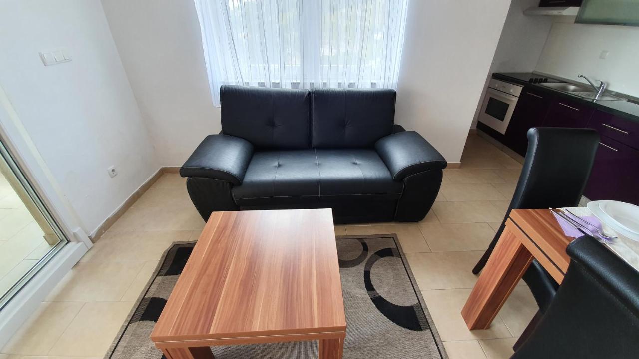 Apartments Augustin باغ المظهر الخارجي الصورة