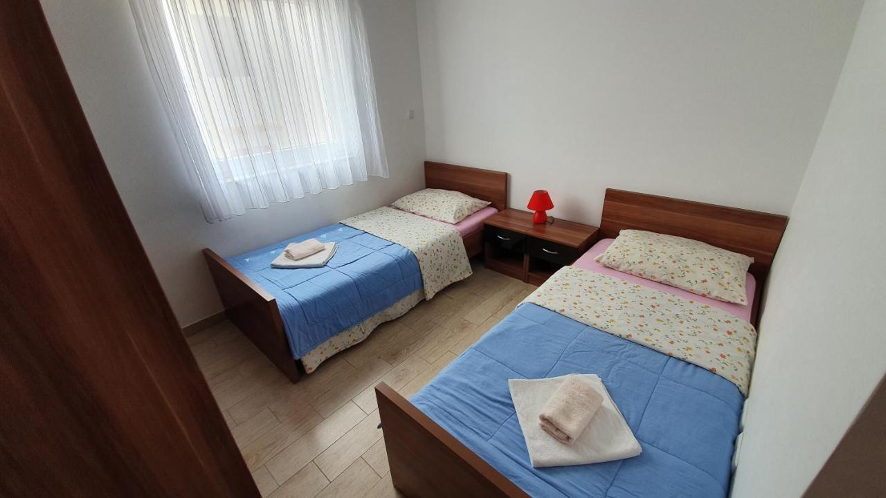 Apartments Augustin باغ المظهر الخارجي الصورة