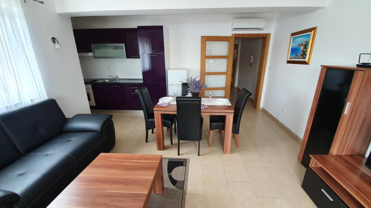 Apartments Augustin باغ المظهر الخارجي الصورة
